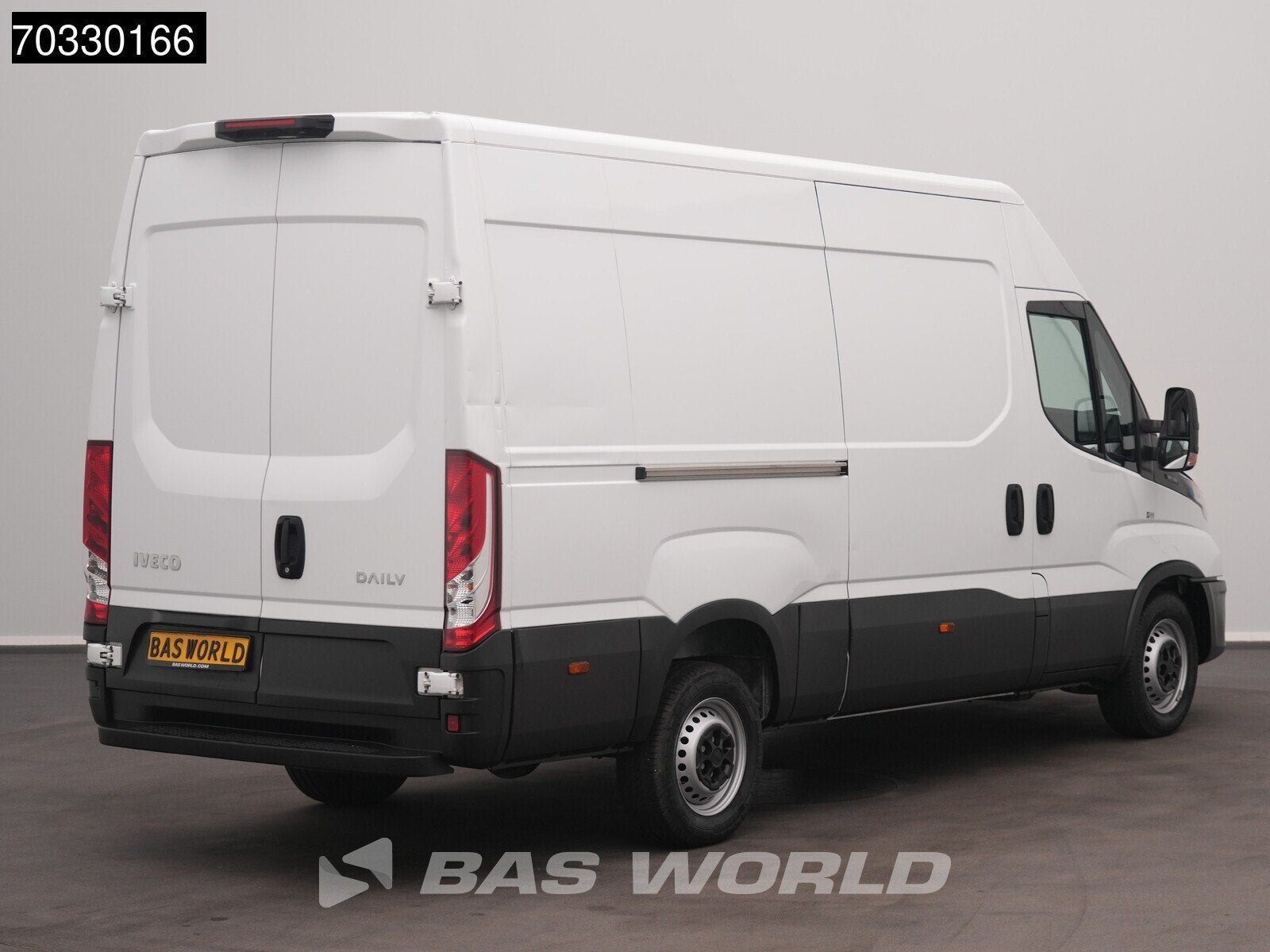 Iveco Daily 35S14 L2H2 Airco Cruise Camera 3,5t Trekgewicht, Auto's, Bestelauto's, Stof, Gebruikt, Euro 6, Iveco