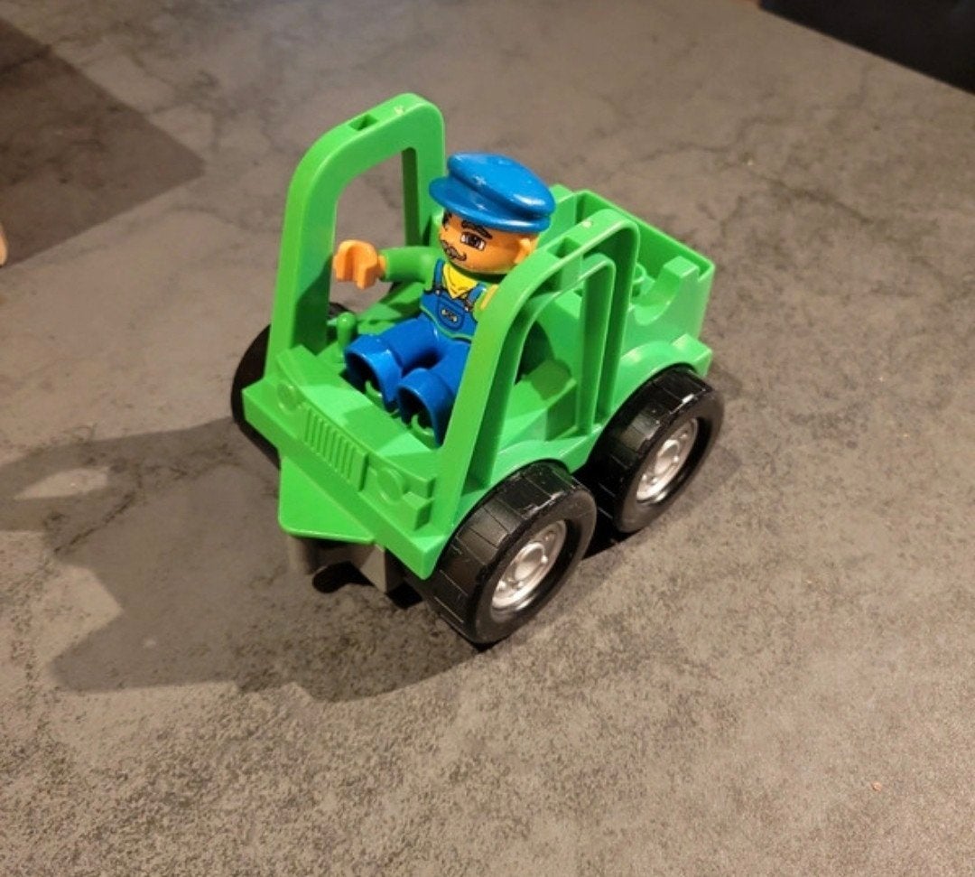 duplo auto + poppetje, Ophalen of Verzenden, Duplo