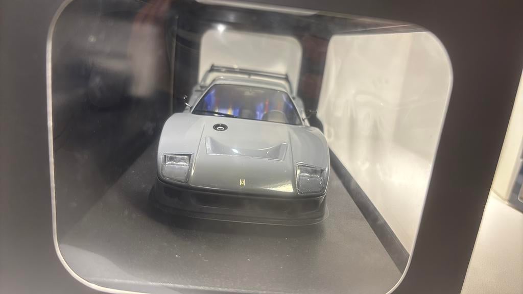 Ferrari f40 competizione grey gt spirit 1.18, Hobby en Vrije tijd, Modelauto's | 1:18, Overige merken, Auto, Ophalen of Verzenden