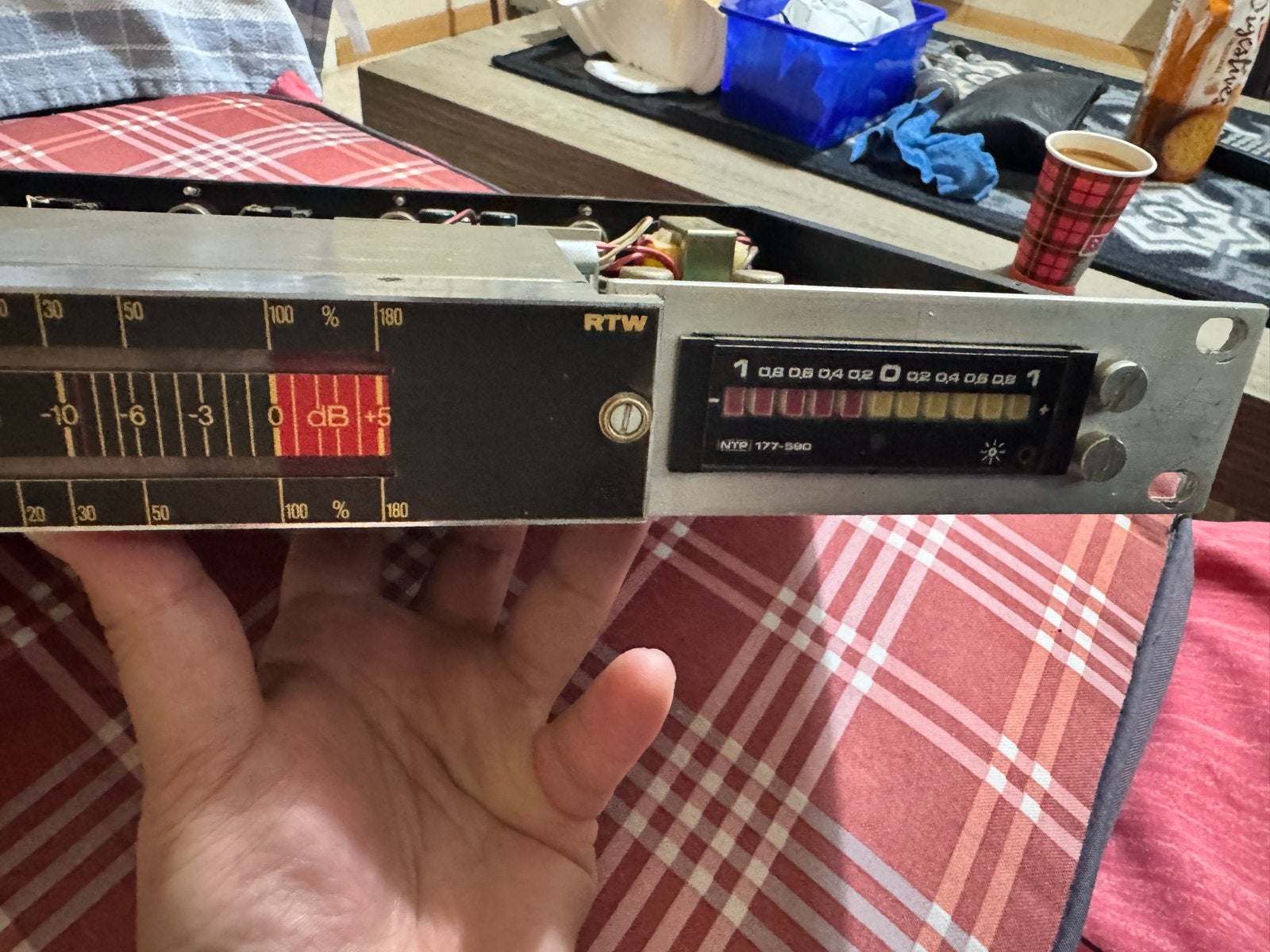 Speciaal Handgemaakte RTW Audio Rack/Oscillator en VU-meters, Ophalen, Gebruikt