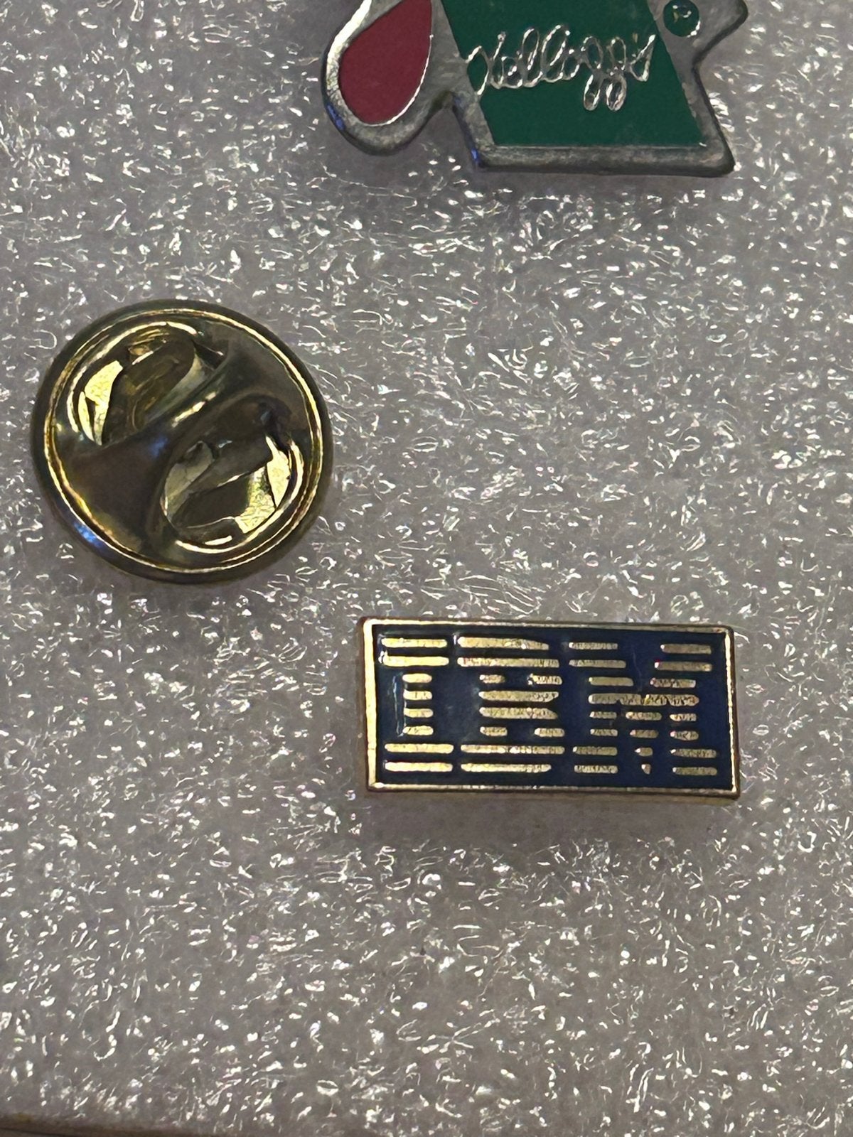 Vintage IBM pin - Zeldzaam Verzamelobject, Ophalen of Verzenden, Gebruikt, Merk, Speldje of Pin