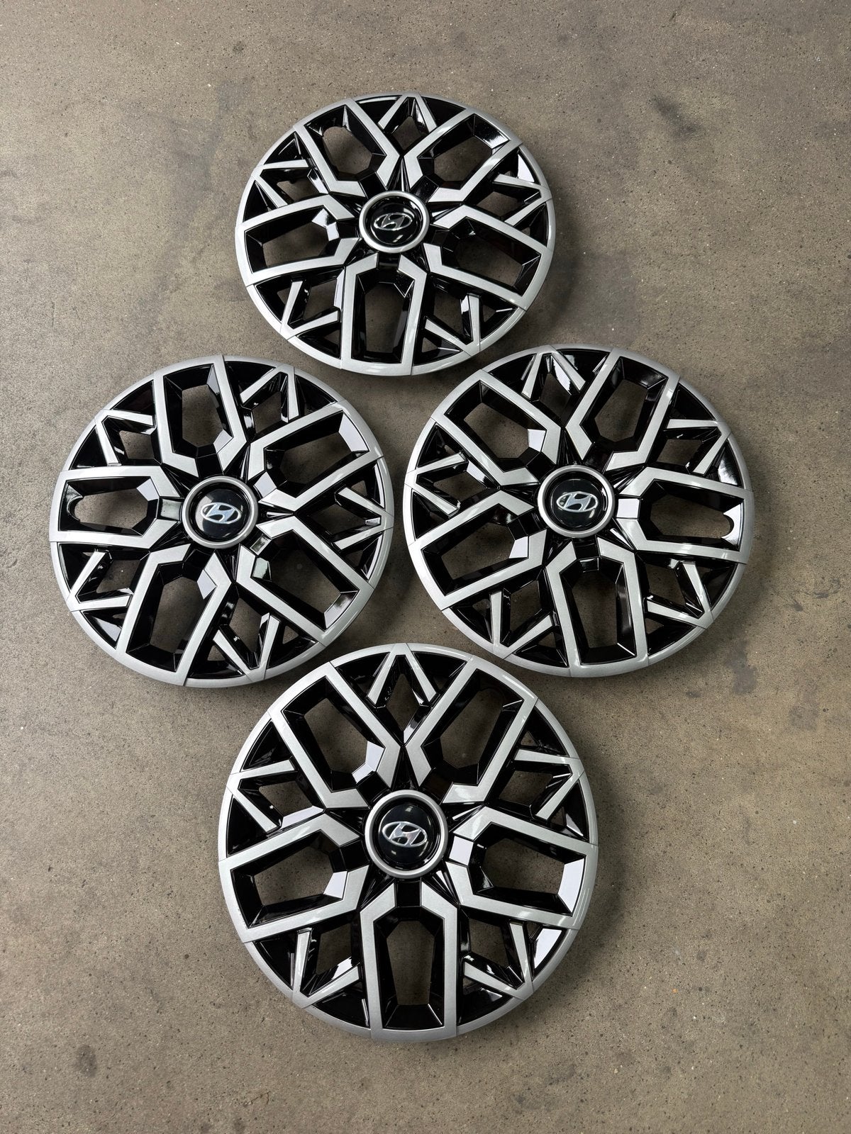 Set Hyundai Wieldoppen 14 inch - Onbeschadigd, Auto diversen, Ophalen of Verzenden, Zo goed als nieuw