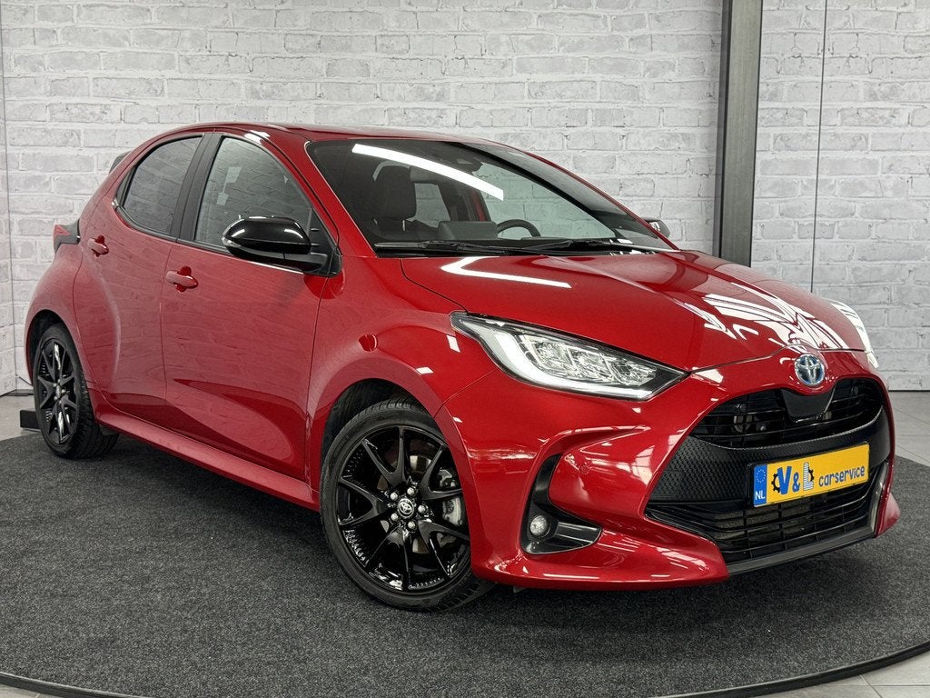 Toyota Yaris 1.5 Hybrid Executive HUD Keyless JBL Camera ACC, 450 kg, Gebruikt, Zwart, 23 km/l