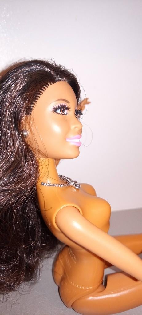 Life in the dreamhouse Nikki nude doll, wimpers, Ophalen of Verzenden, Zo goed als nieuw, Fashion Doll, Levensecht of Reborn