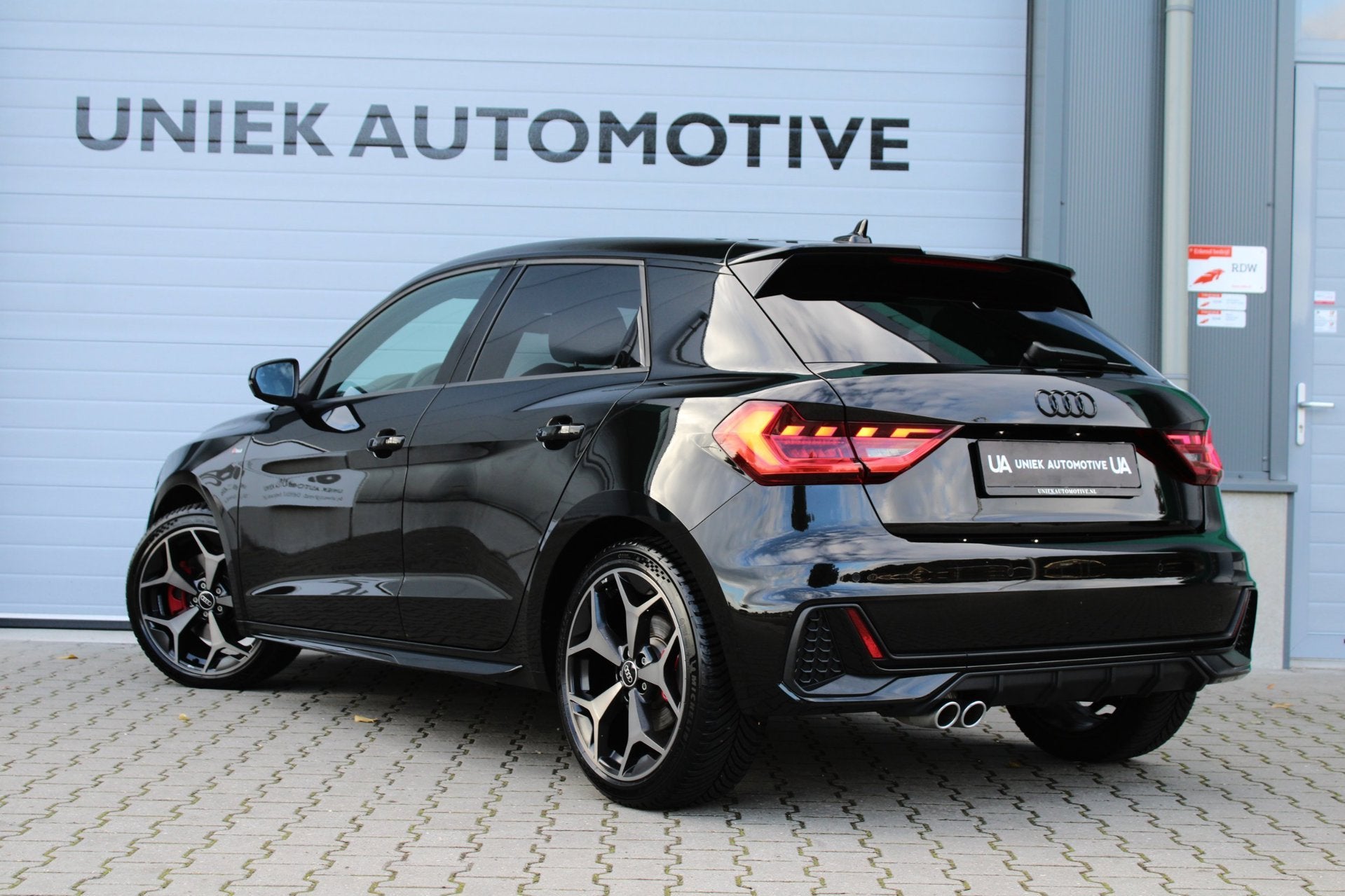 Audi A1 Sportback 40 TFSI COMPETITION | S LINE | SONOS | CAM, 1998 cc, Zwart, 4 cilinders, Zwart