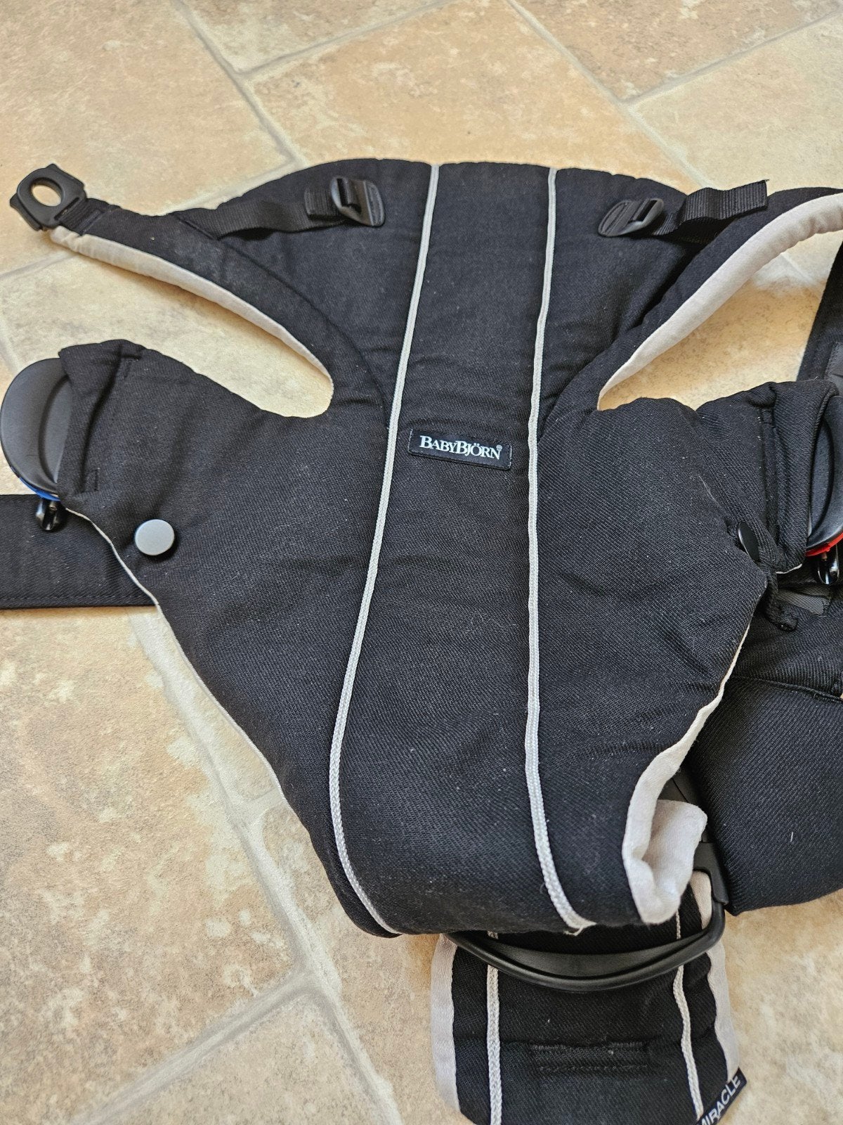 BabyBjörn Miracle draagzak - Zwart, Gebruikt, Buik of Rug, Ophalen of Verzenden, Baby Björn