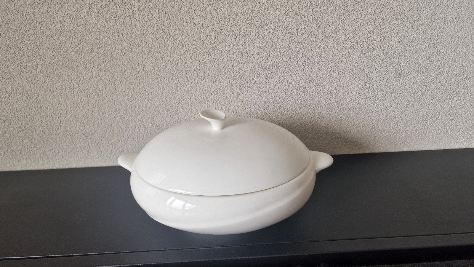 Wedgwood Solar Bone China dekschaal 25 cm, Huis en Inrichting, Keuken | Servies, Ophalen of Verzenden, Wedgwood, Porselein, Schaal of Schalen
