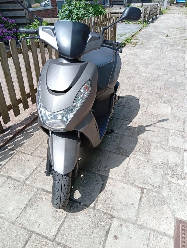Peugeot Kisbee snorscooter - Comfortabel en betrouwbaar, Ophalen, Gebruikt, Benzine, Peugeot