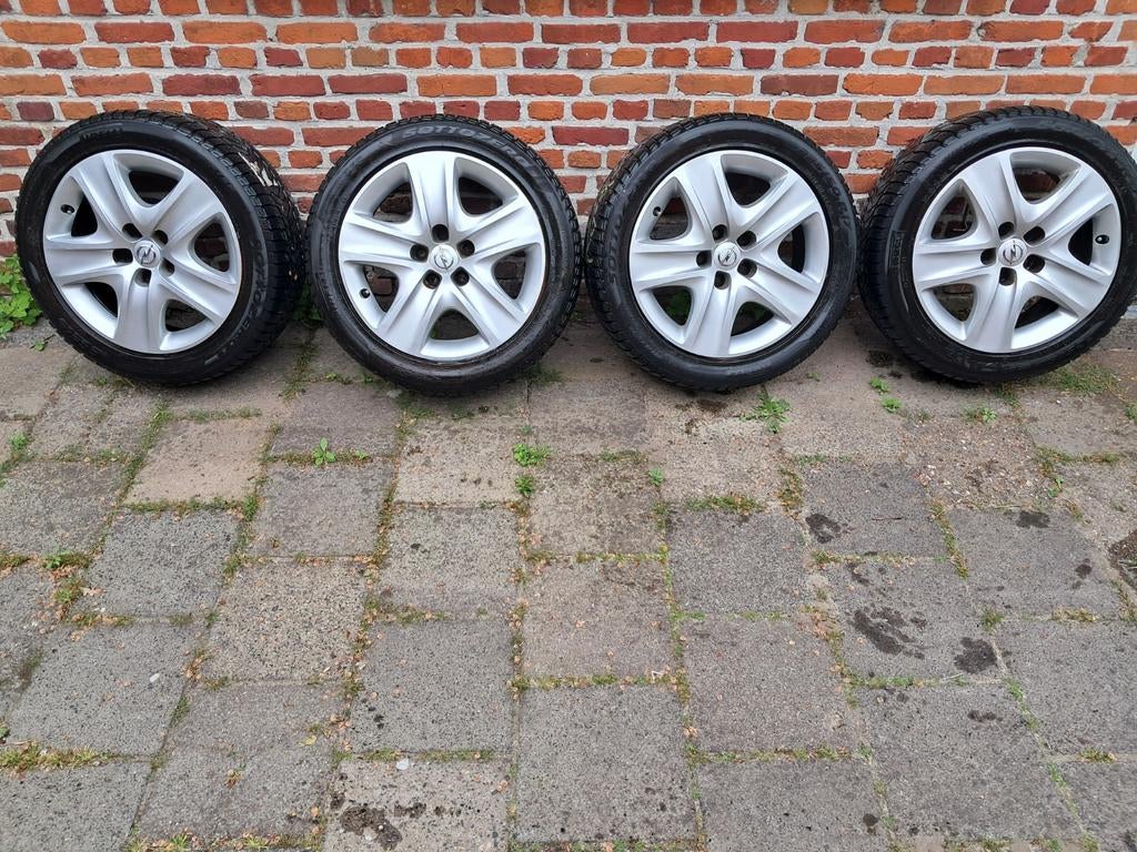 Winterbanden met velgen 225/50 R17, Ophalen