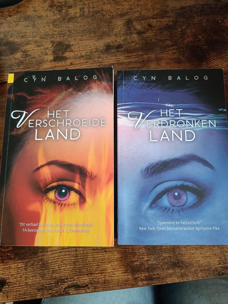 Cyn Balog Het verschroeide land en Het verdronken land, Ophalen of Verzenden, Gelezen, Cyn balog