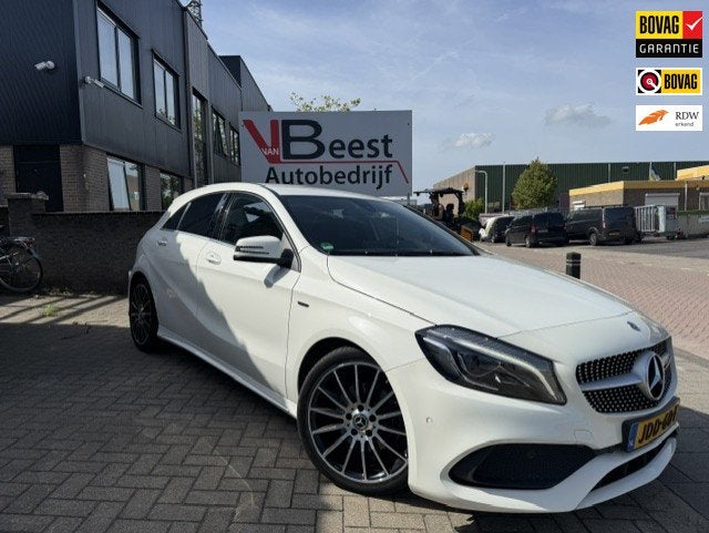 Mercedes-Benz A-klasse 180 Edition AMG-line, Auto's, Mercedes-Benz, Gebruikt, Euro 6, 4 cilinders, 1595 cc