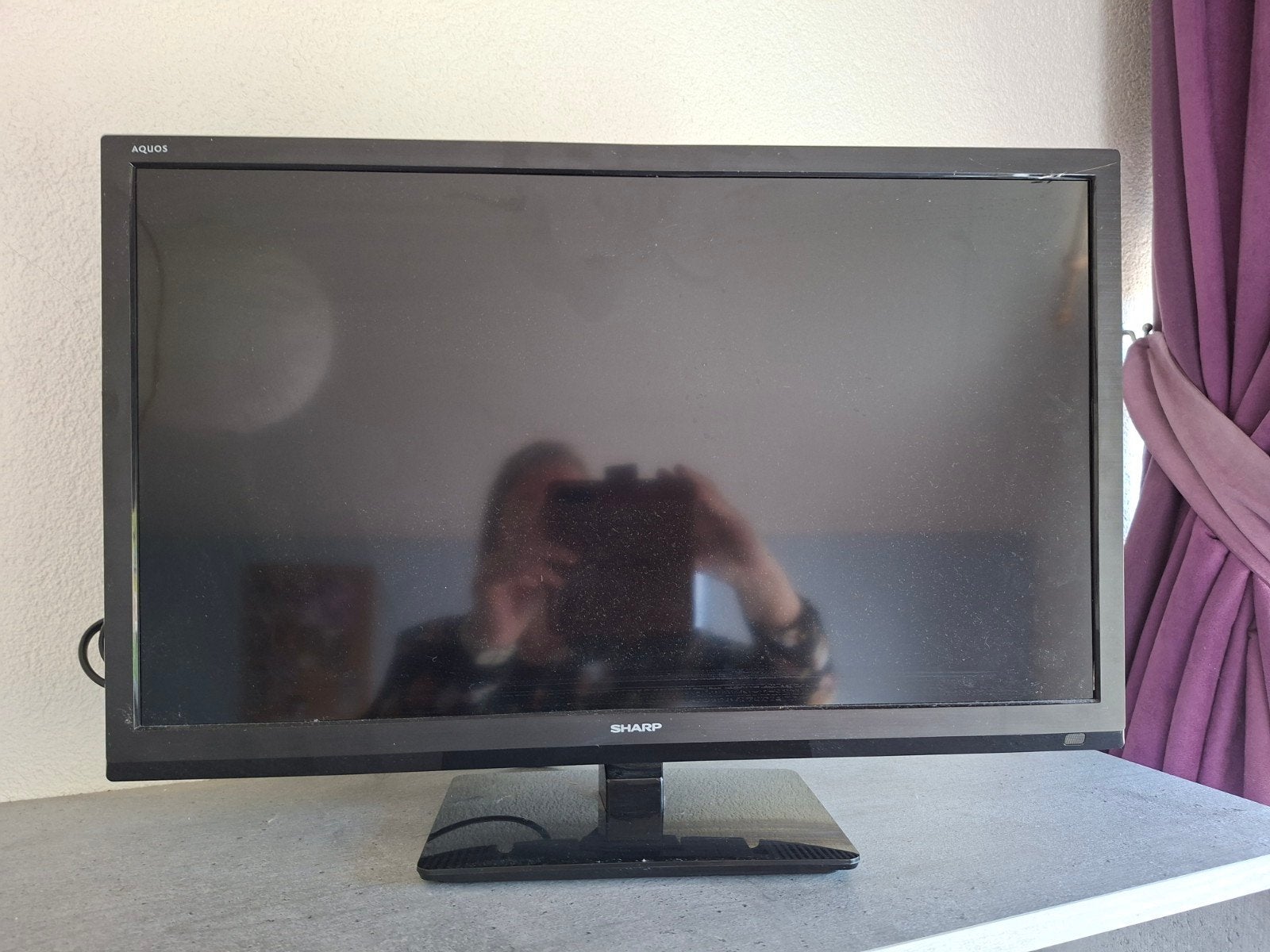 Leuk Sharp Aquos LED TV'tje met afstandsbediening, Ophalen, 50 Hz, HD Ready (720p), Sharp
