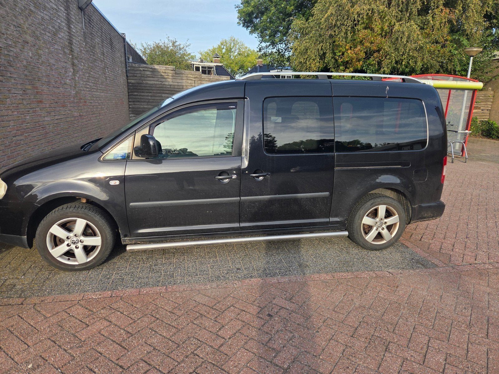 Volkswagen Caddy 1.6 75KW Maxi Combi 2008 Zwart, Auto's, Voorwielaandrijving, 730 kg, 4 cilinders, Volkswagen