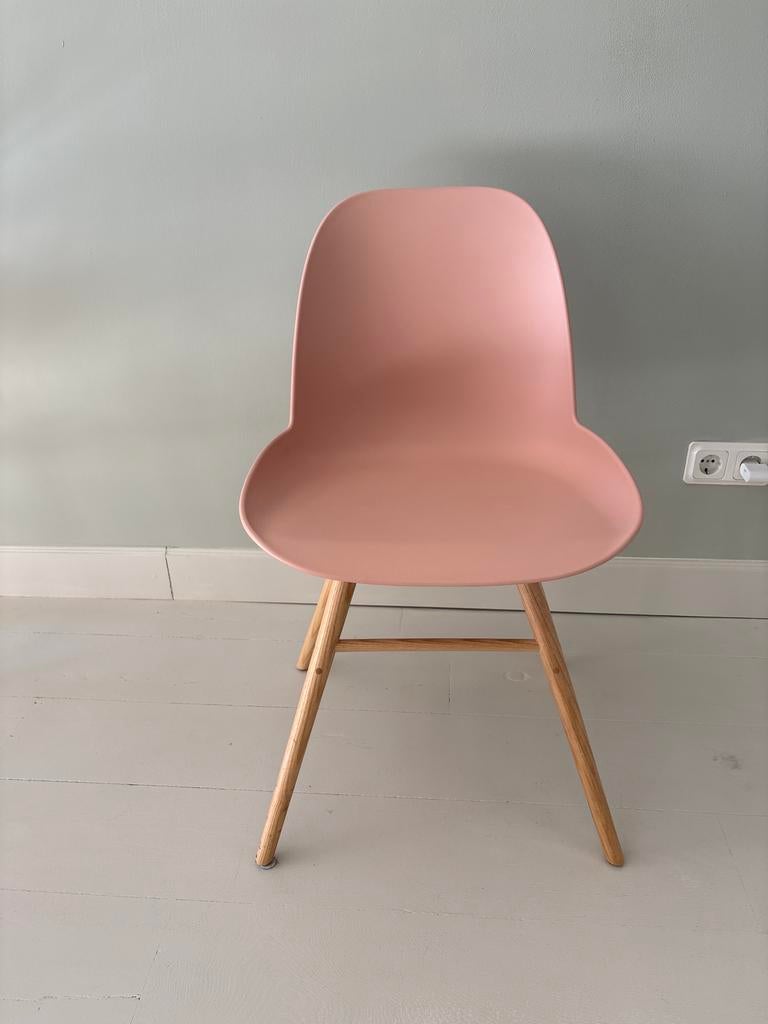 Zuiver Kuipstoel Roze met Houten Poten, Huis en Inrichting, Stoelen, Ophalen, Kunststof, Gebruikt, Overige kleuren