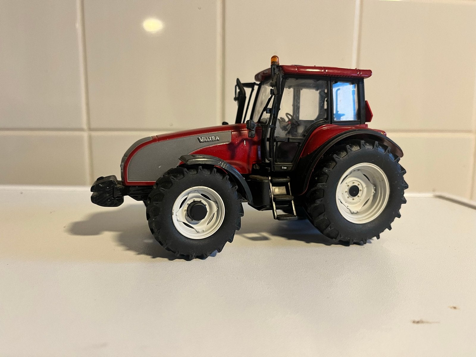 Valtra T190 Rood UH, Ophalen of Verzenden, Zo goed als nieuw, Tractor of Landbouw, Overige merken