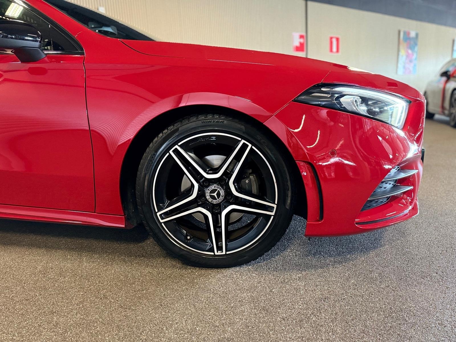 Mercedes-Benz A-Klasse 200 Sedan AMG STYLING-PANORAMA-NIGHT-, Auto's, Gebruikt, 4 cilinders, Automatische klimaatregeling, Origineel Nederlands