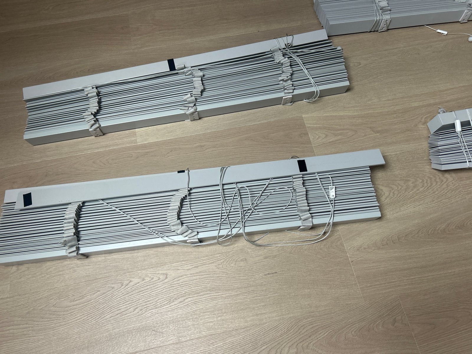 Leem kleur jaloezieën - Diverse maten beschikbaar, Doe-het-zelf en Verbouw, Ophalen of Verzenden, Gebruikt, Grijs, Minder dan 100 cm