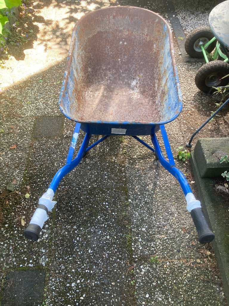 T.K. nog goede en gebruikte kruiwagen