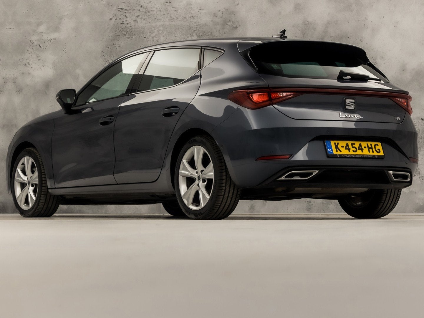 SEAT Leon 1.0 TSI FR Sport (APPLE CARPLAY, GROOT NAVI, GETIN, 12 maanden, Gebruikt, Leon, Leder en Stof