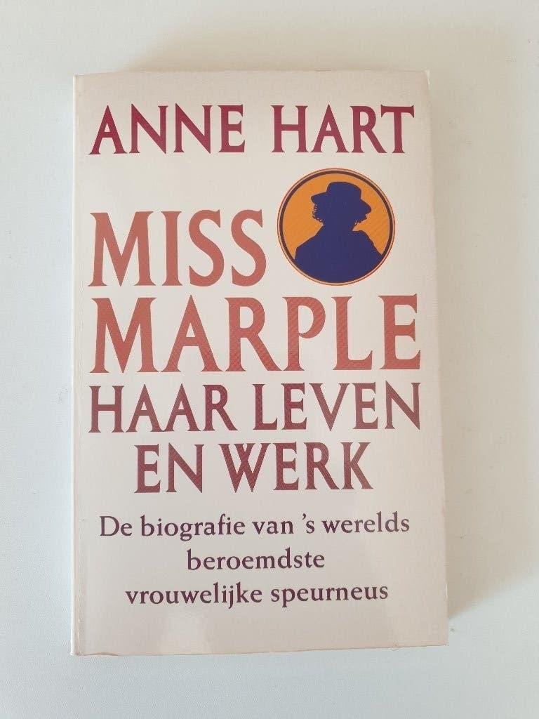 Boek - Miss Marple - Haar Leven en Werk - Anne Hart, Ophalen of Verzenden, Gelezen