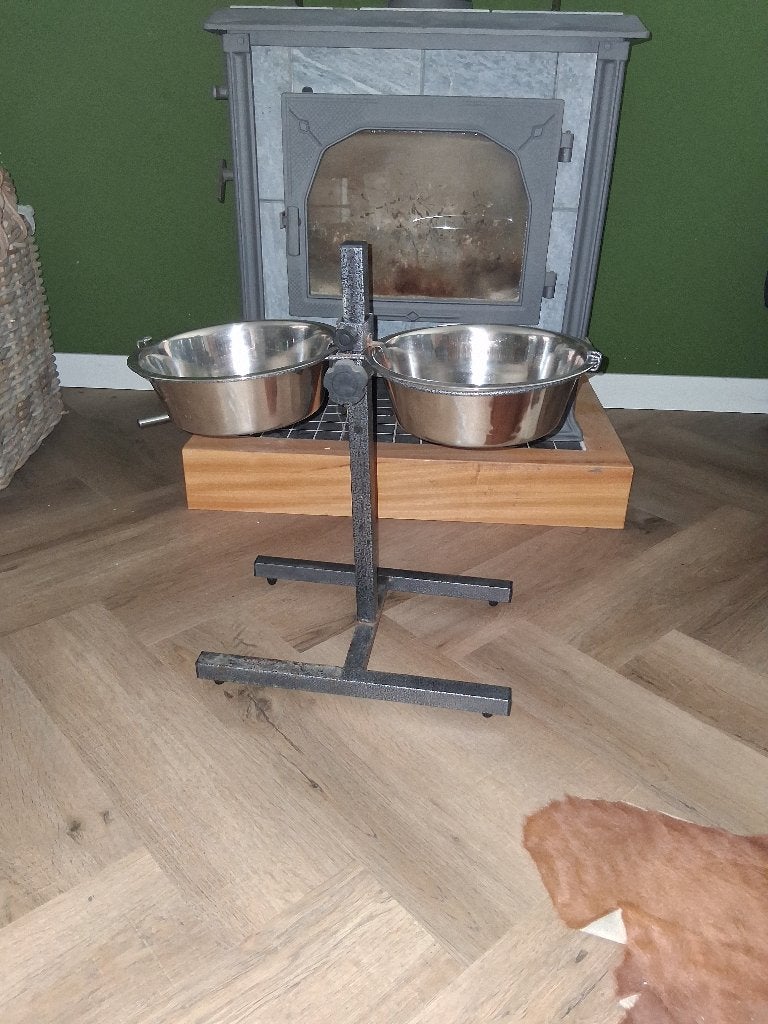 Hondenvoer bak, Dieren en Toebehoren, Hondenvoerbakken en Drinkbakken, Ophalen, Verstelbaar, Zo goed als nieuw