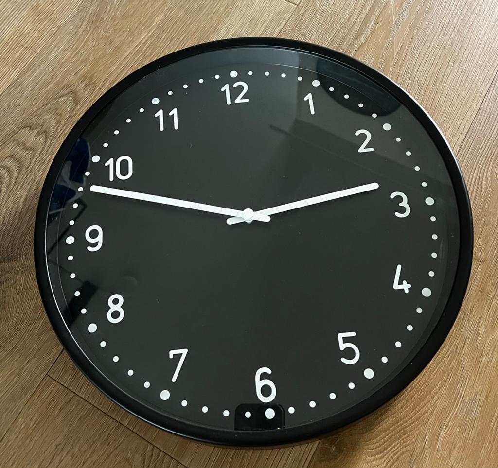 Ikea Zwarte Wandklok, Ophalen of Verzenden, Zo goed als nieuw, Analoog, Wandklok