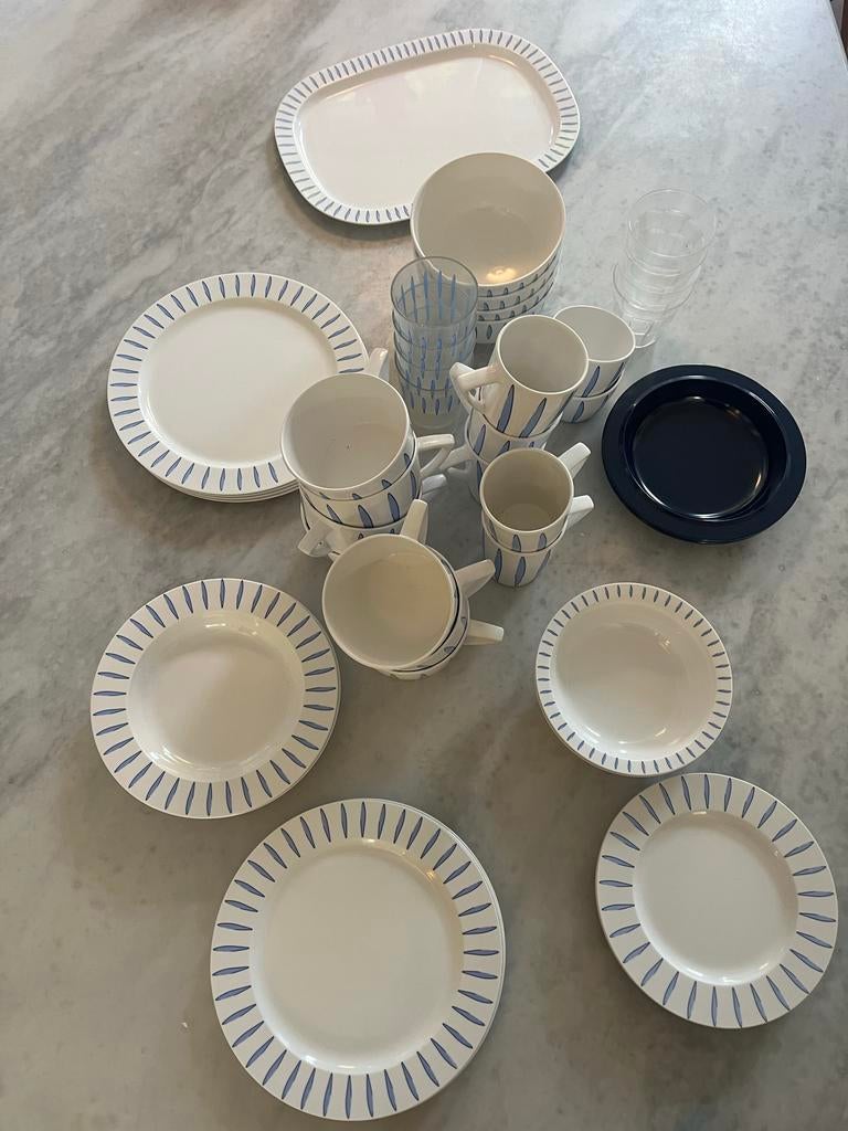 Melamine servies set - borden, kommen, bekers en schaal, Ophalen, Overige materialen, Gebruikt, Effen