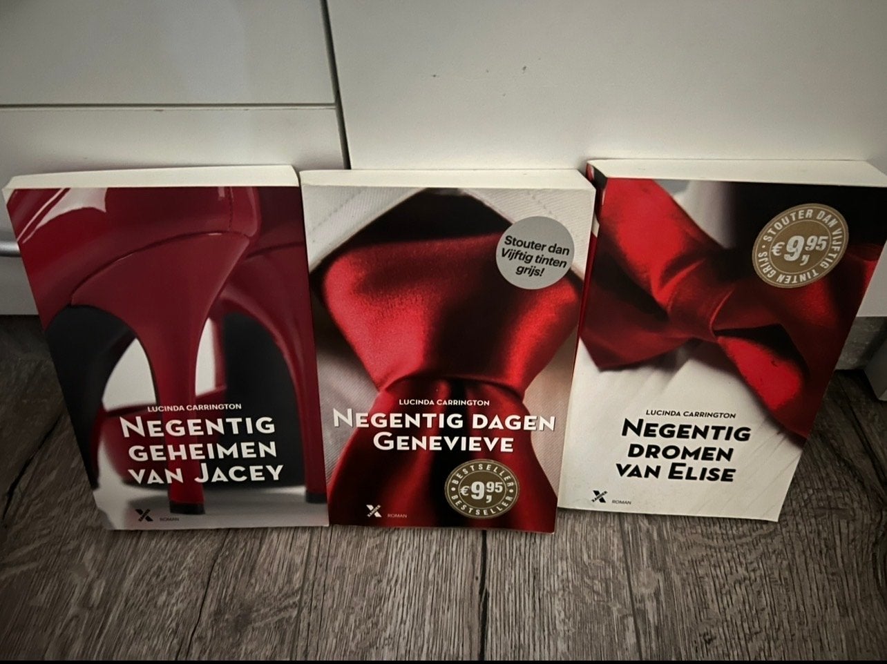 Lucinda Carrington - Negentig-serie (3 boeken), Boeken, Ophalen of Verzenden, Gelezen, Nederland