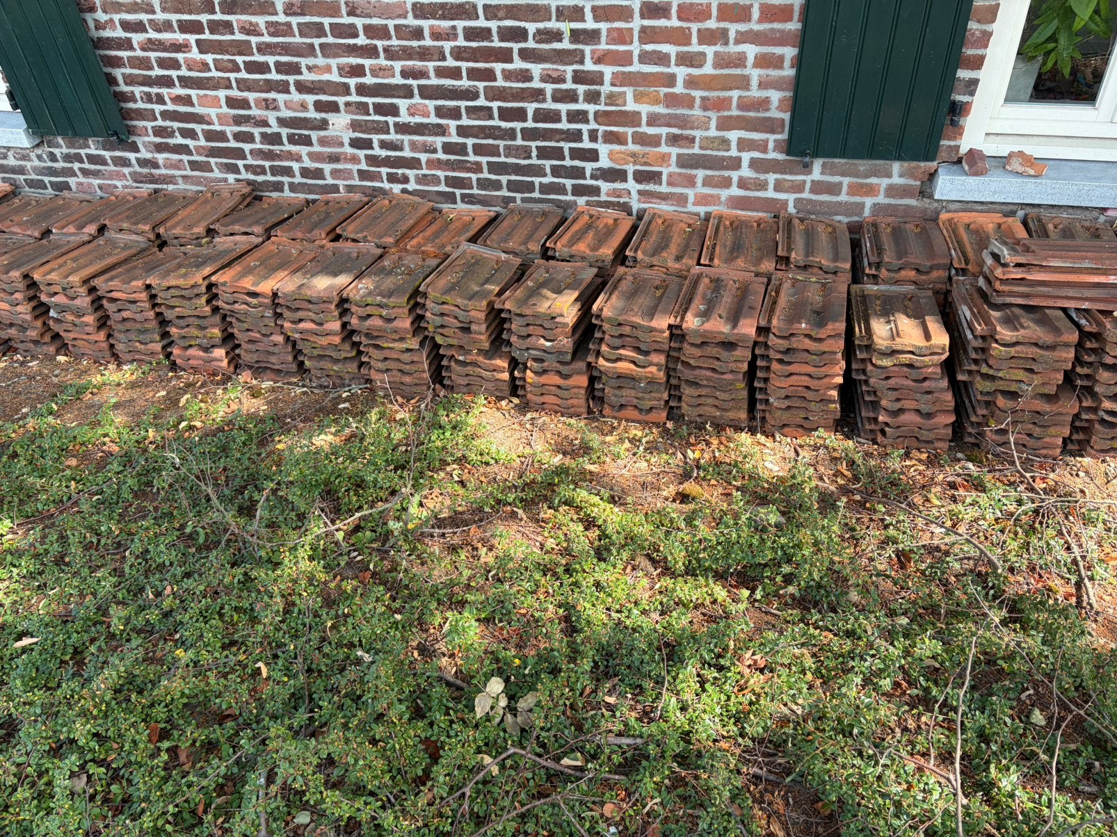 Vlakke mulde dakpannen, Ophalen, Steen of Klei, Zo goed als nieuw, 15 m² of meer