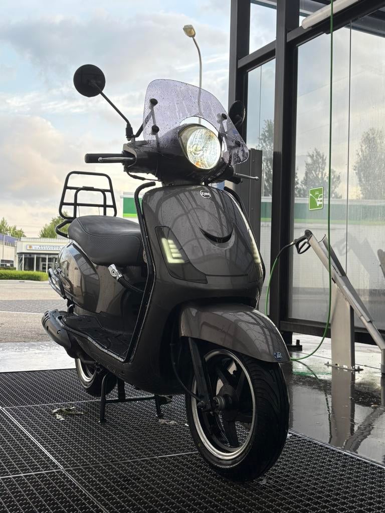 Sym fiddle 2 2020, Ophalen of Verzenden, Zo goed als nieuw, Benzine, Fiddle
