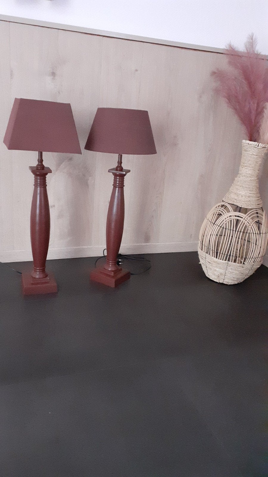 Gerestylde Bordeaux Lamp(76cm h)€20,00 p/s, Ophalen, Metaal, Zo goed als nieuw, Rood