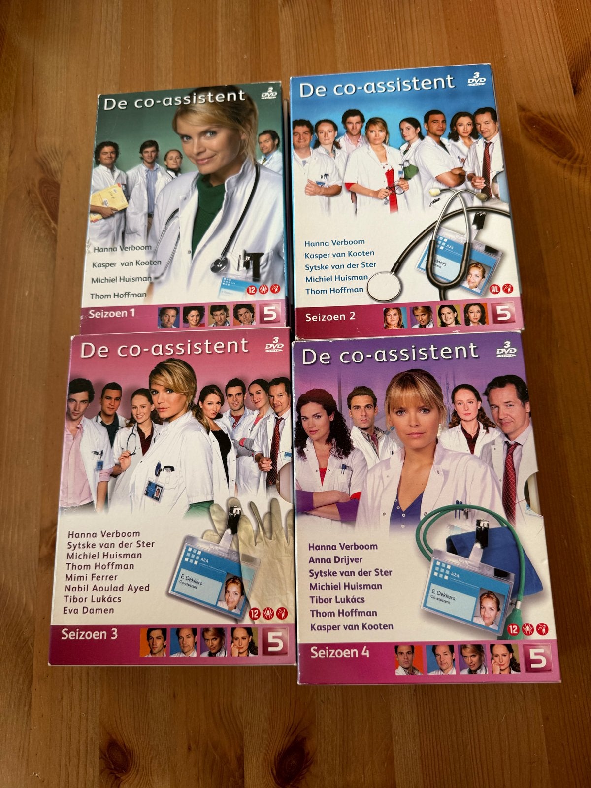 De Co-assistent Seizoen 1-4 DVD Boxset - Complete Serie