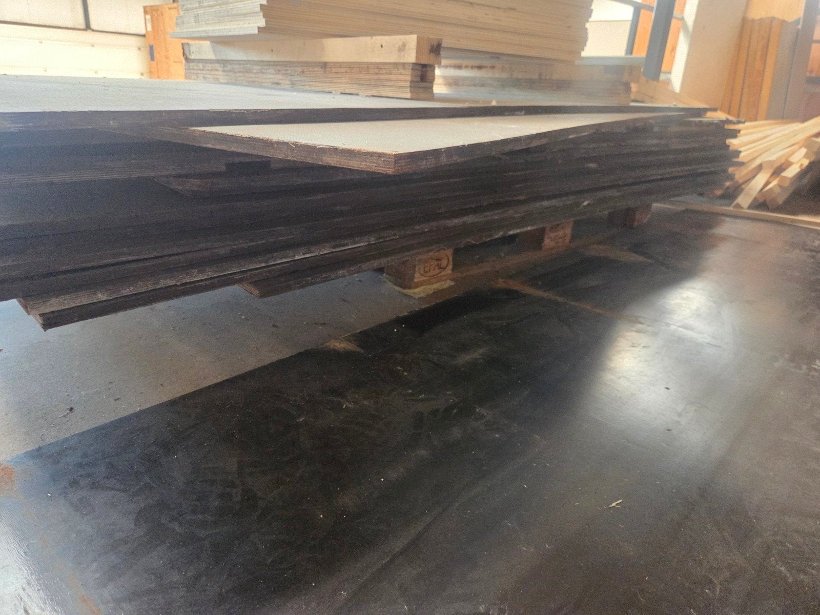 Gebruikte antislip multiplex platen 122x244 18mm, Ophalen
