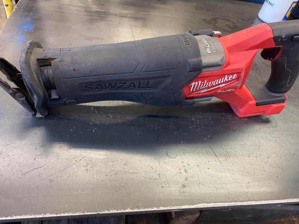Milwaukee M18 FSZ Reciprozaag, Gebruikt, 70 mm of meer, 600 tot 1200 watt, Ophalen of Verzenden