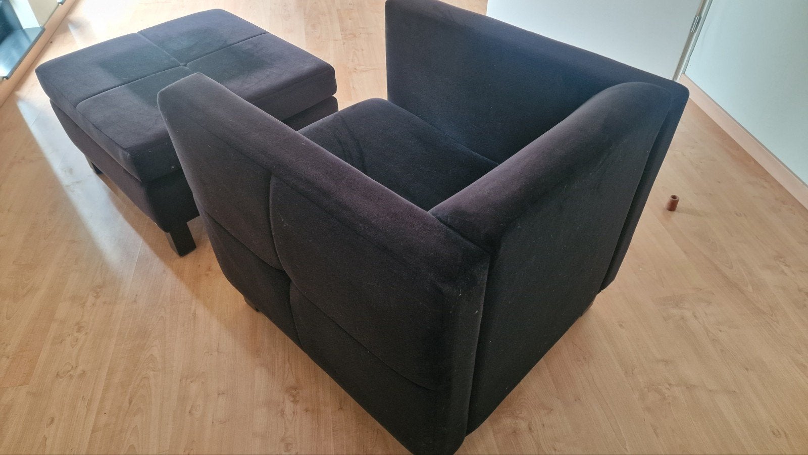 Comfortabele fauteuil met poef - Donkerpaars, Huis en Inrichting, Fauteuils, Ophalen, Gebruikt, 75 tot 100 cm, 75 tot 100 cm