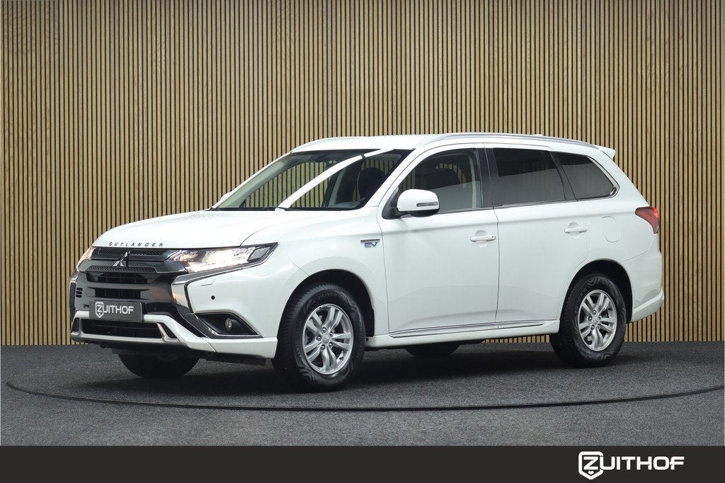 Mitsubishi Outlander 2.4 PHEV Pure | Afneembare Trekhaak | C, Automaat, Stof, 4 cilinders, 1865 kg