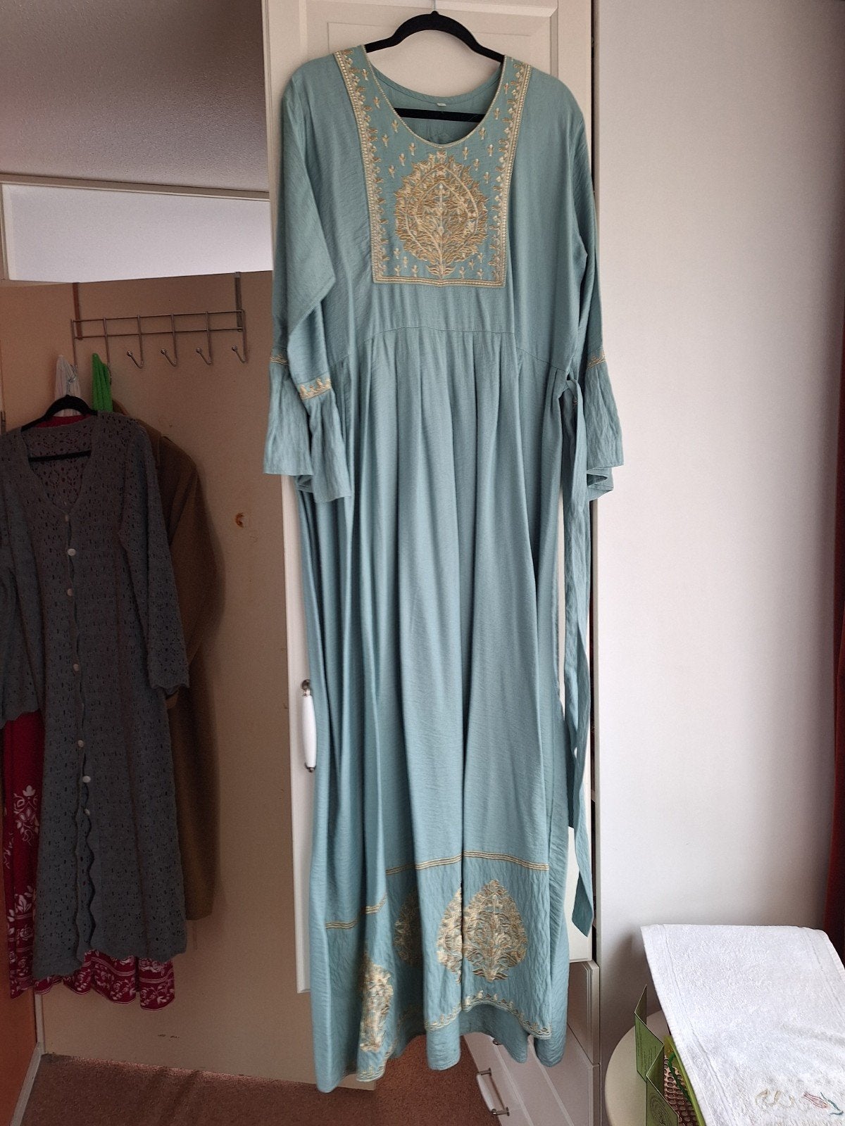 kaftan takshita abaya Lange jurk met goudkleurige borduursel, Blauw, Maat 42/44 (L), Ophalen of Verzenden, Onder de knie