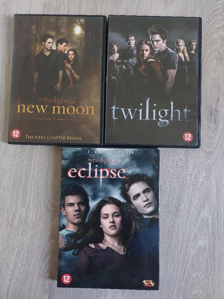 Twilight saga. Boeken, dvd's en meer, Boeken, Ophalen of Verzenden, Gelezen, Stephenie Meyer