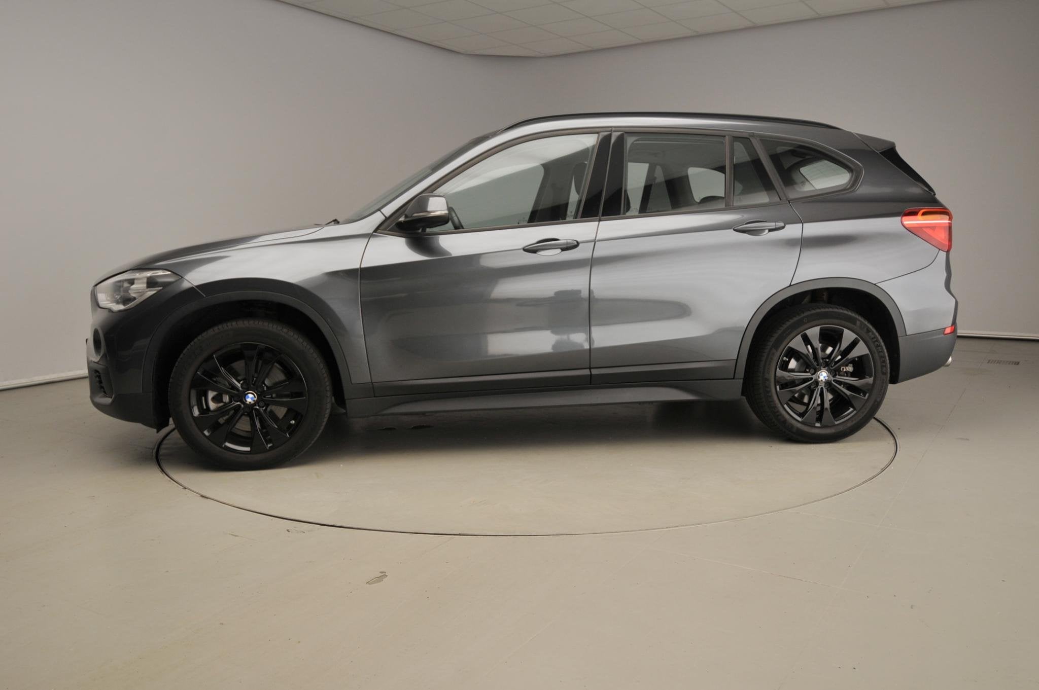 BMW X1 sDrive20i 190PK Automaat Executive | Trekhaak (1800kg, Auto's, 1998 cc, Stof, Euro 6, Origineel Nederlands