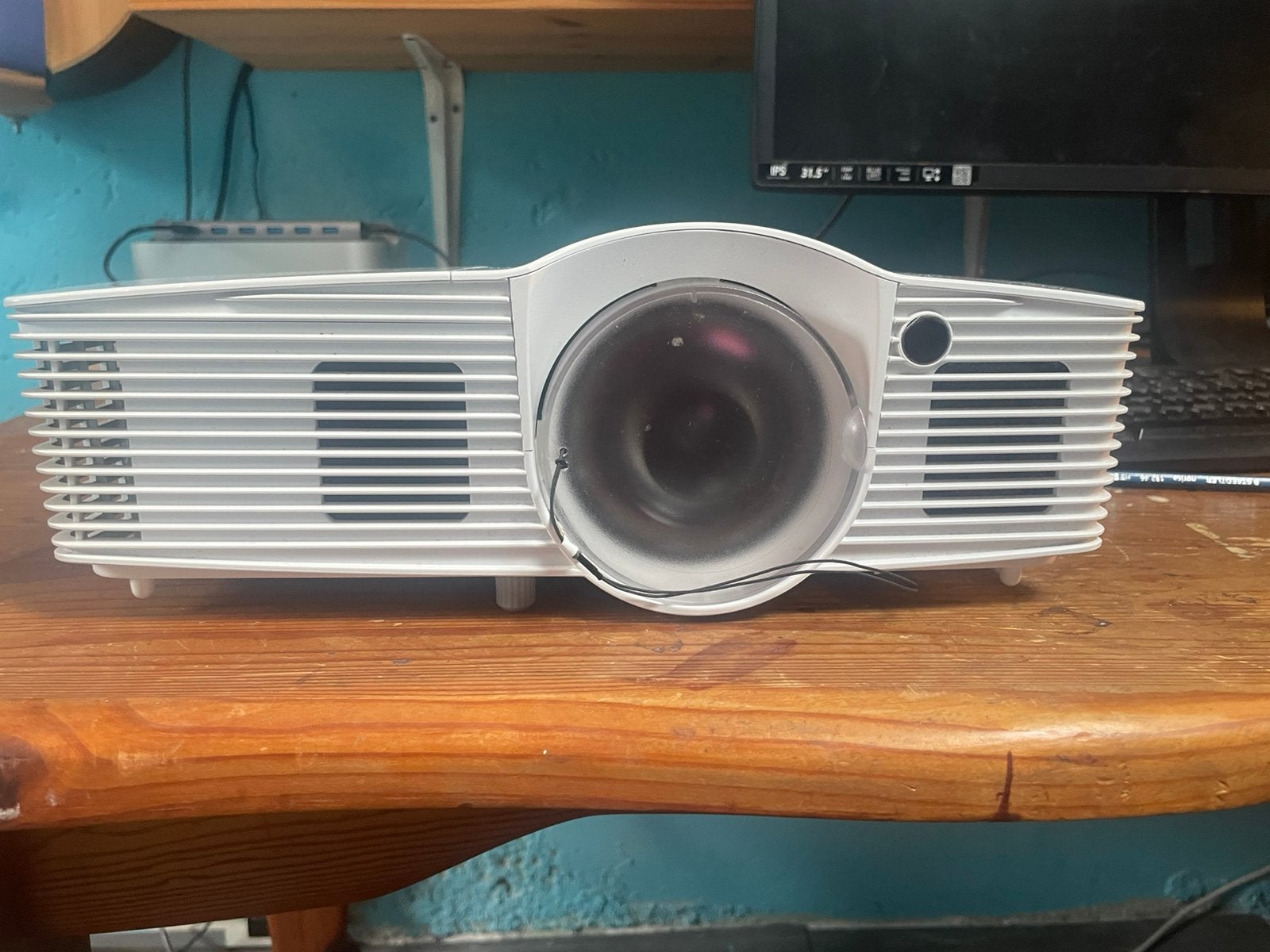 Goed werkende full HD short throw beamer Optoma GT1070, Audio, Tv en Foto, Beamers, Ophalen of Verzenden, Zo goed als nieuw