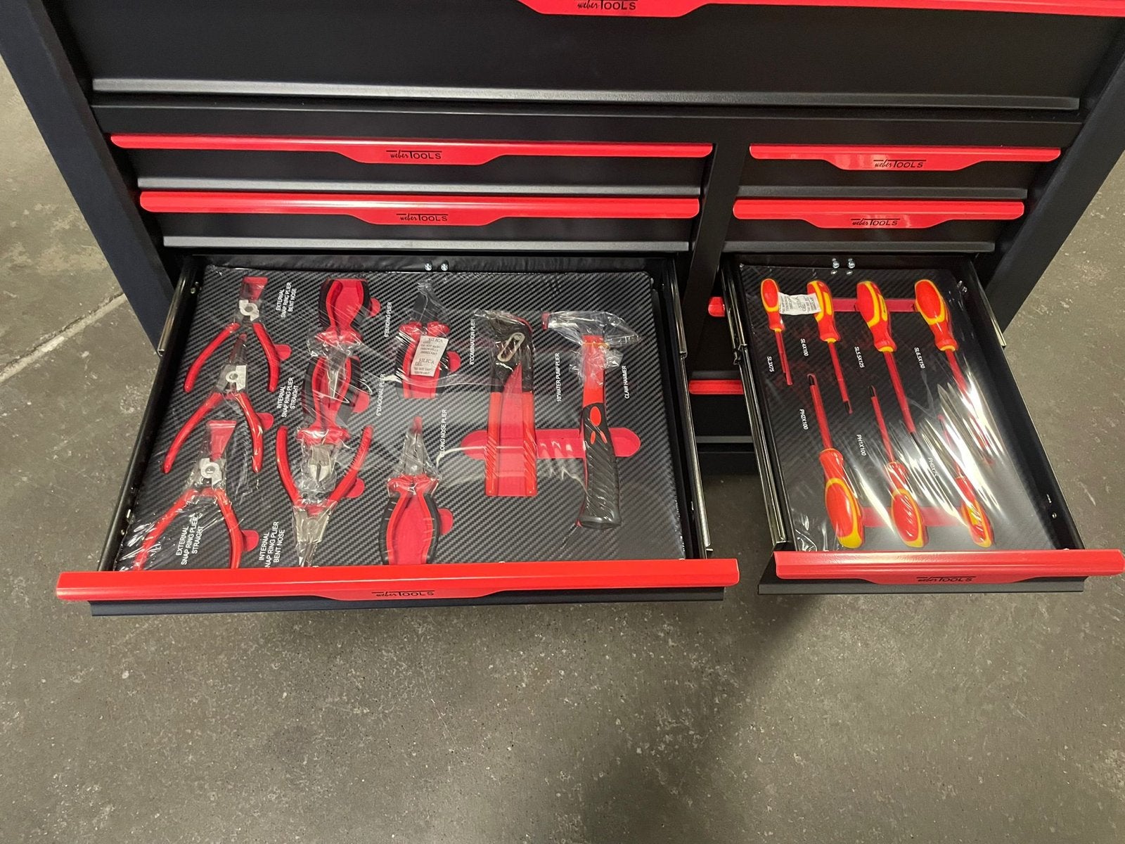 Gereedschapkar met uitgebreide set gereedschap, Ophalen, Gevuld, Gebruikt