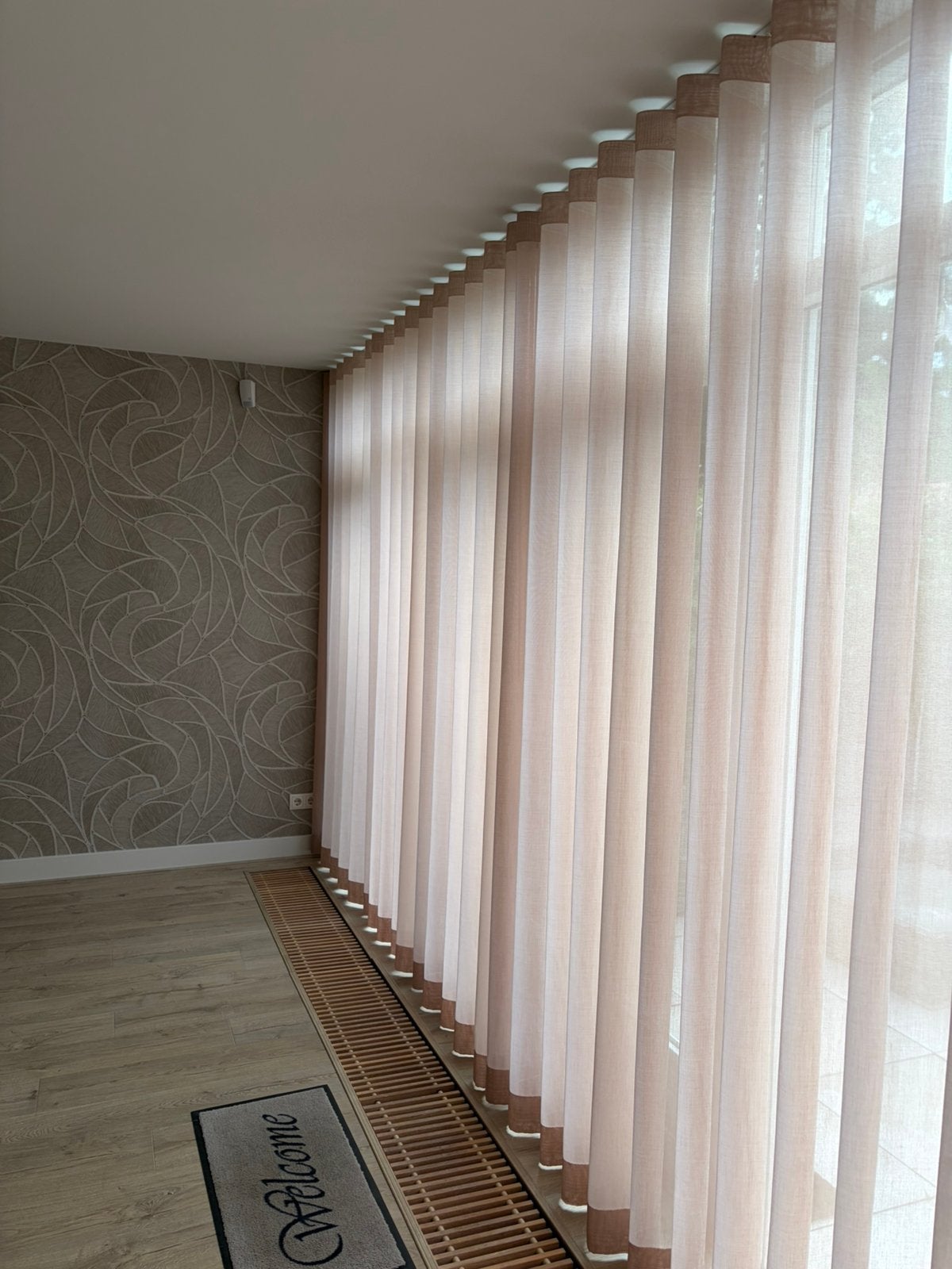 Oud roze Inbetween gordijnen, Huis en Inrichting, Stoffering | Gordijnen en Lamellen, Ophalen, Zo goed als nieuw, 200 cm of meer