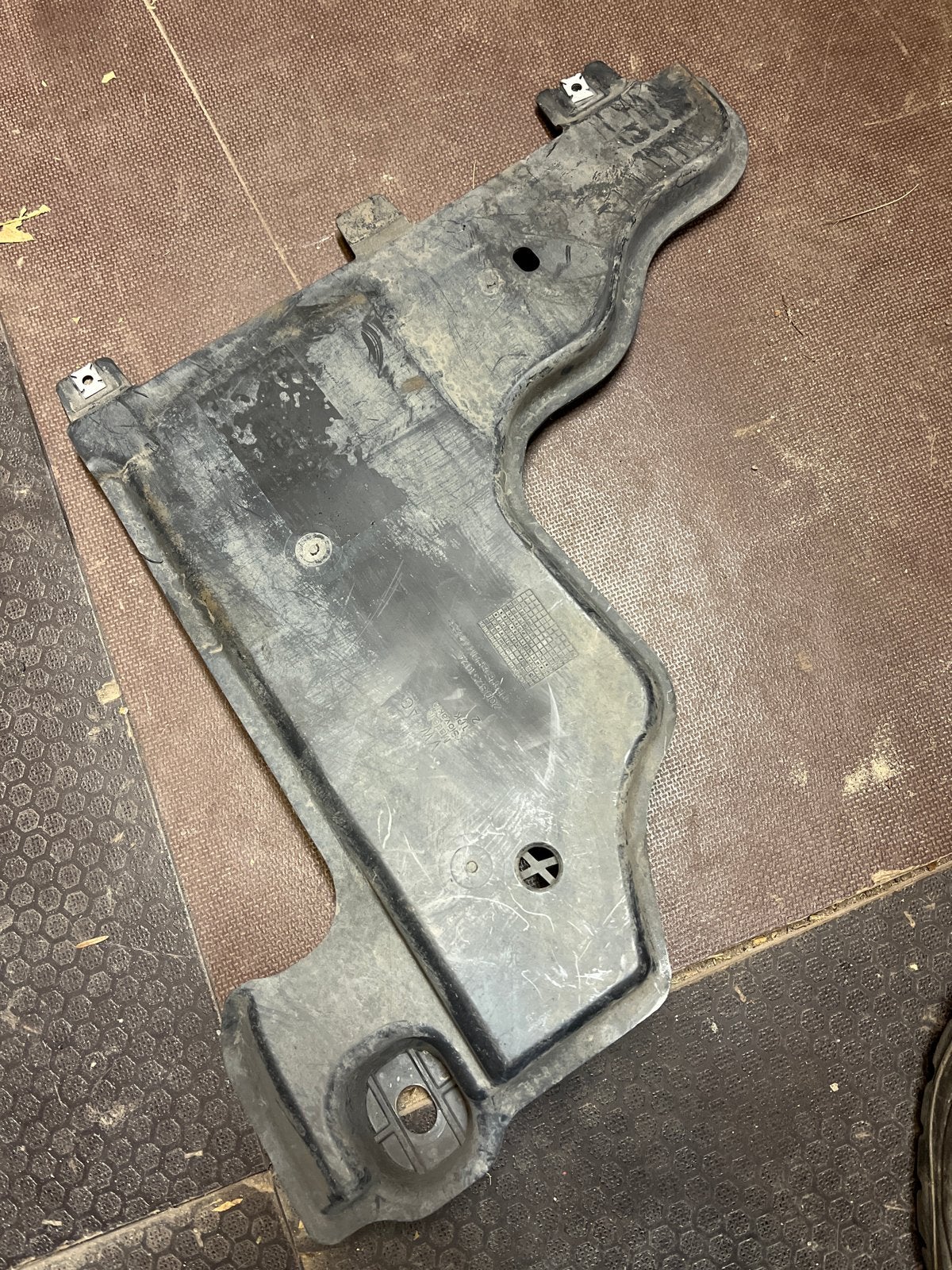 Bodemplaat VW AG - Diverse modellen 2q0825102 A, Ophalen of Verzenden