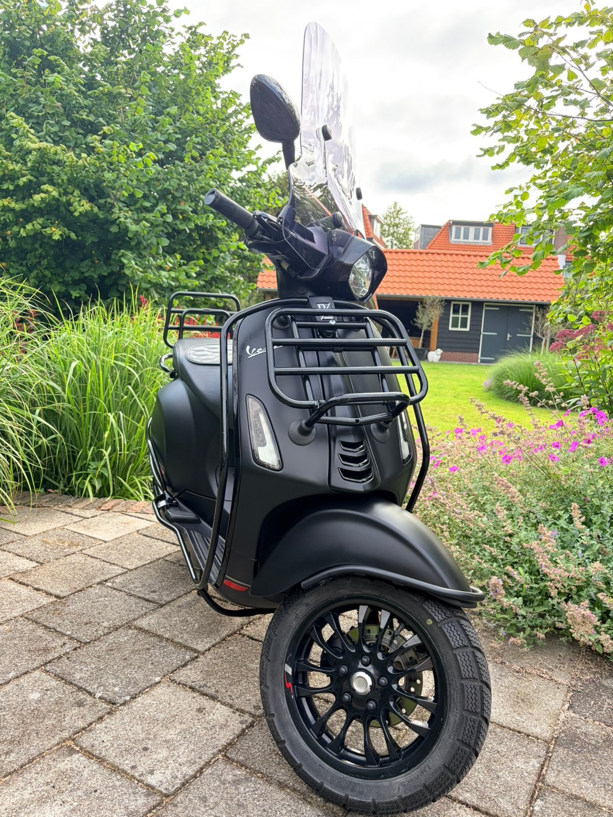 Full option vespa sprint notte 5-2021 snor alarm E5, Fietsen en Brommers, Scooters | Vespa, Ophalen of Verzenden, Zo goed als nieuw