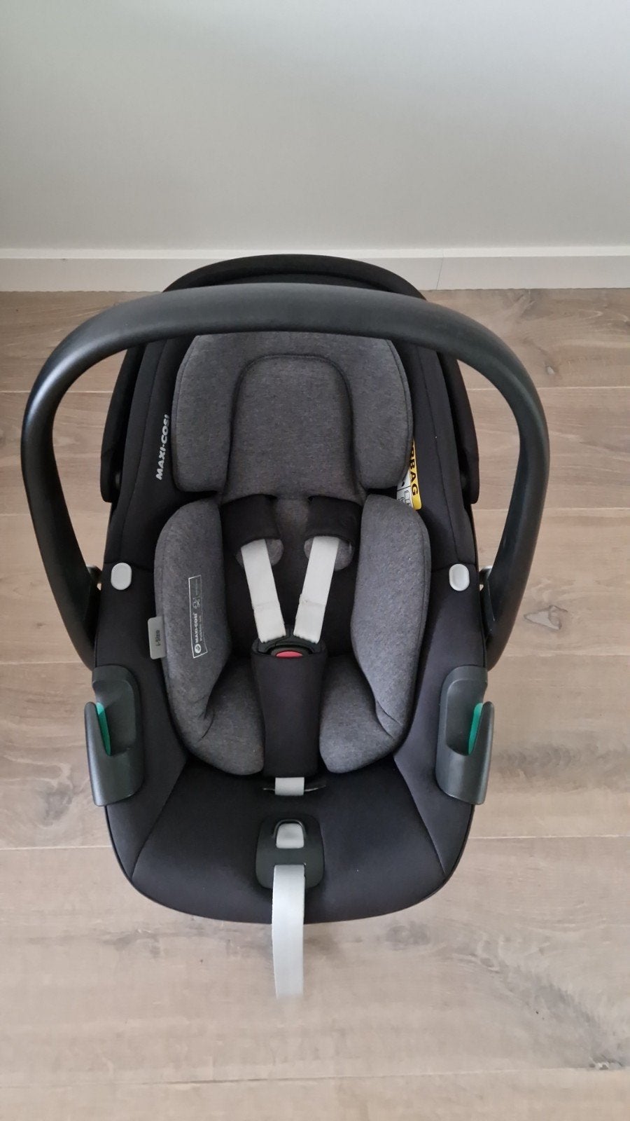 Maxi-Cosi pebble 360 essentiële black, Ophalen, Zo goed als nieuw, Isofix, 0 t/m 13 kg