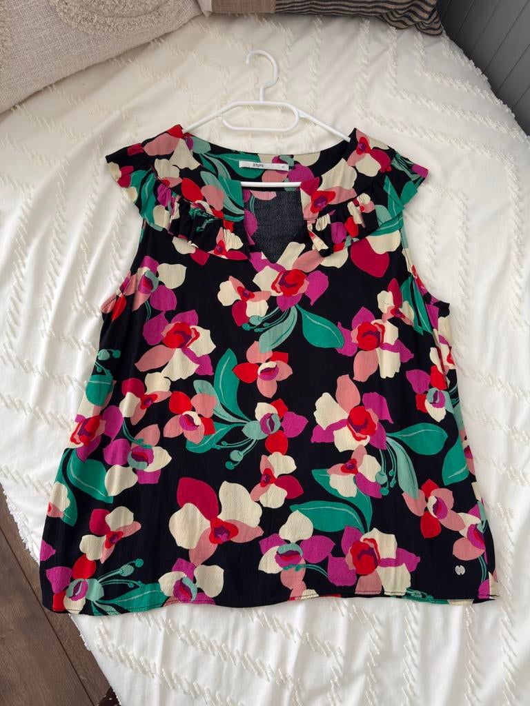ZGAN! Mooie Steps top met bloemen patronen maat 42!, Verzenden, Zwart, Maat 42/44 (L), Zo goed als nieuw