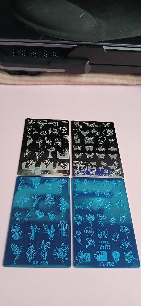 Nagels, nagelvijl, uv/led lamp, stempelplaat, pencelen, Gebruikt, Overige kleuren, Ophalen of Verzenden, Handen en Nagels