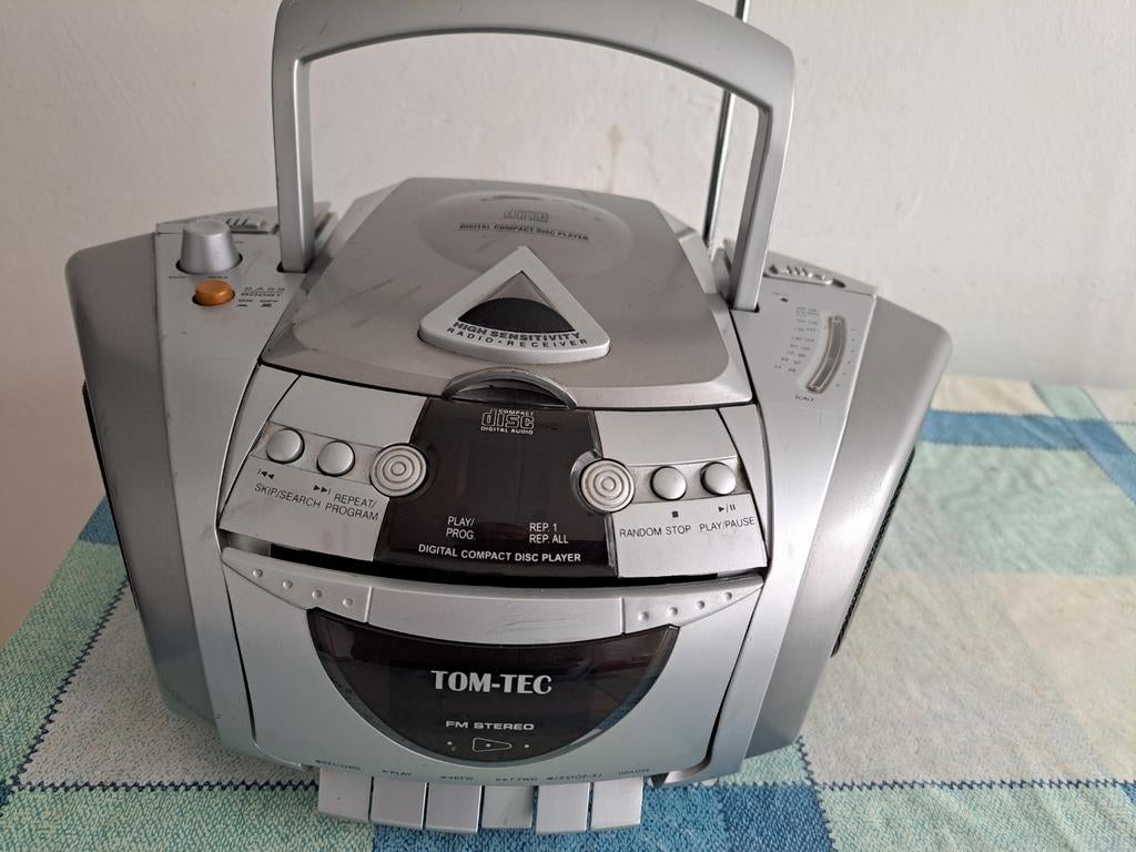 TOM-TEC Radio en CD digital compact disc player, Ophalen of Verzenden, Gebruikt