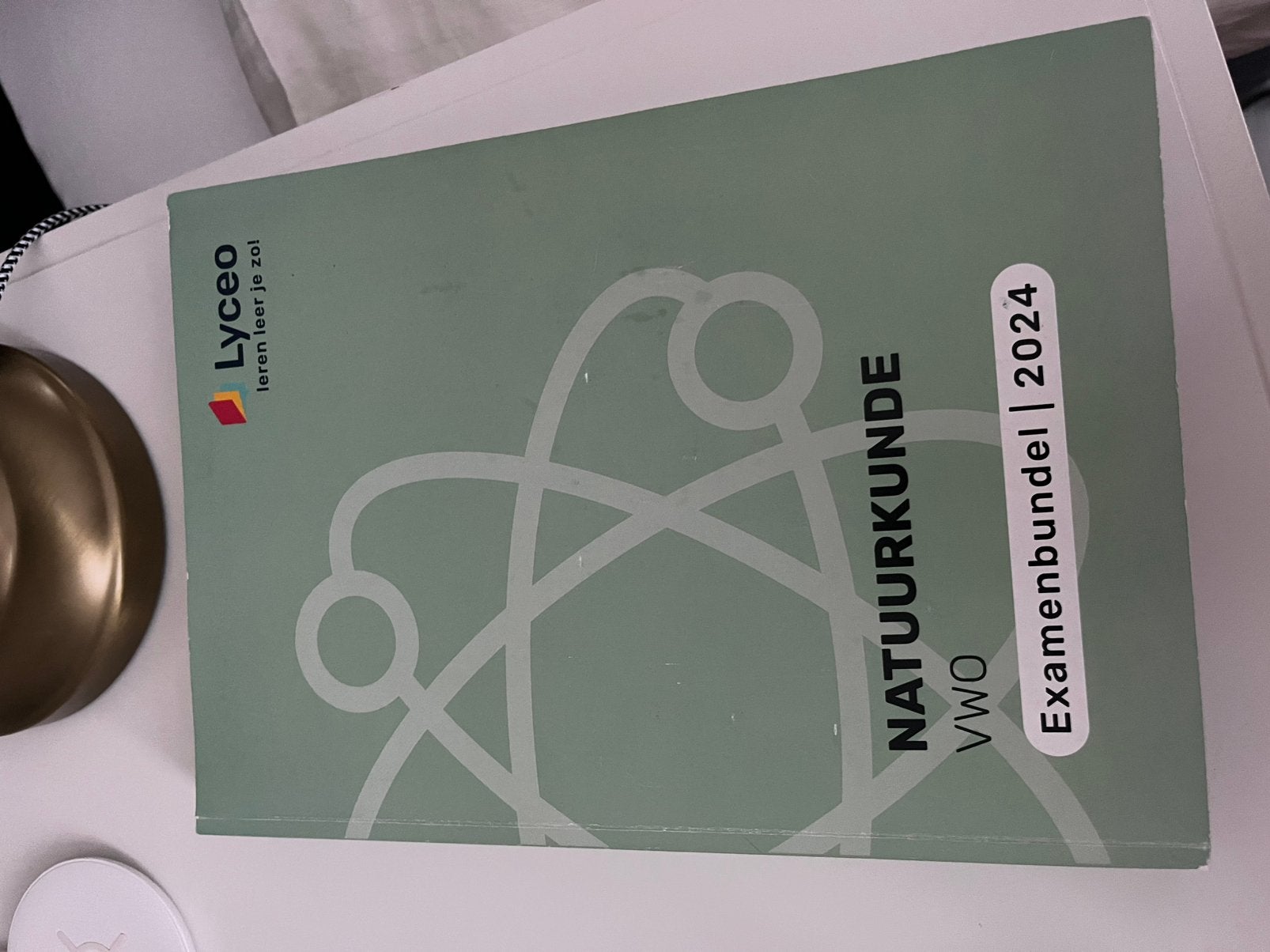 Examen bundel vwo natuurkunde 2024, Ophalen of Verzenden, Beta, Zo goed als nieuw