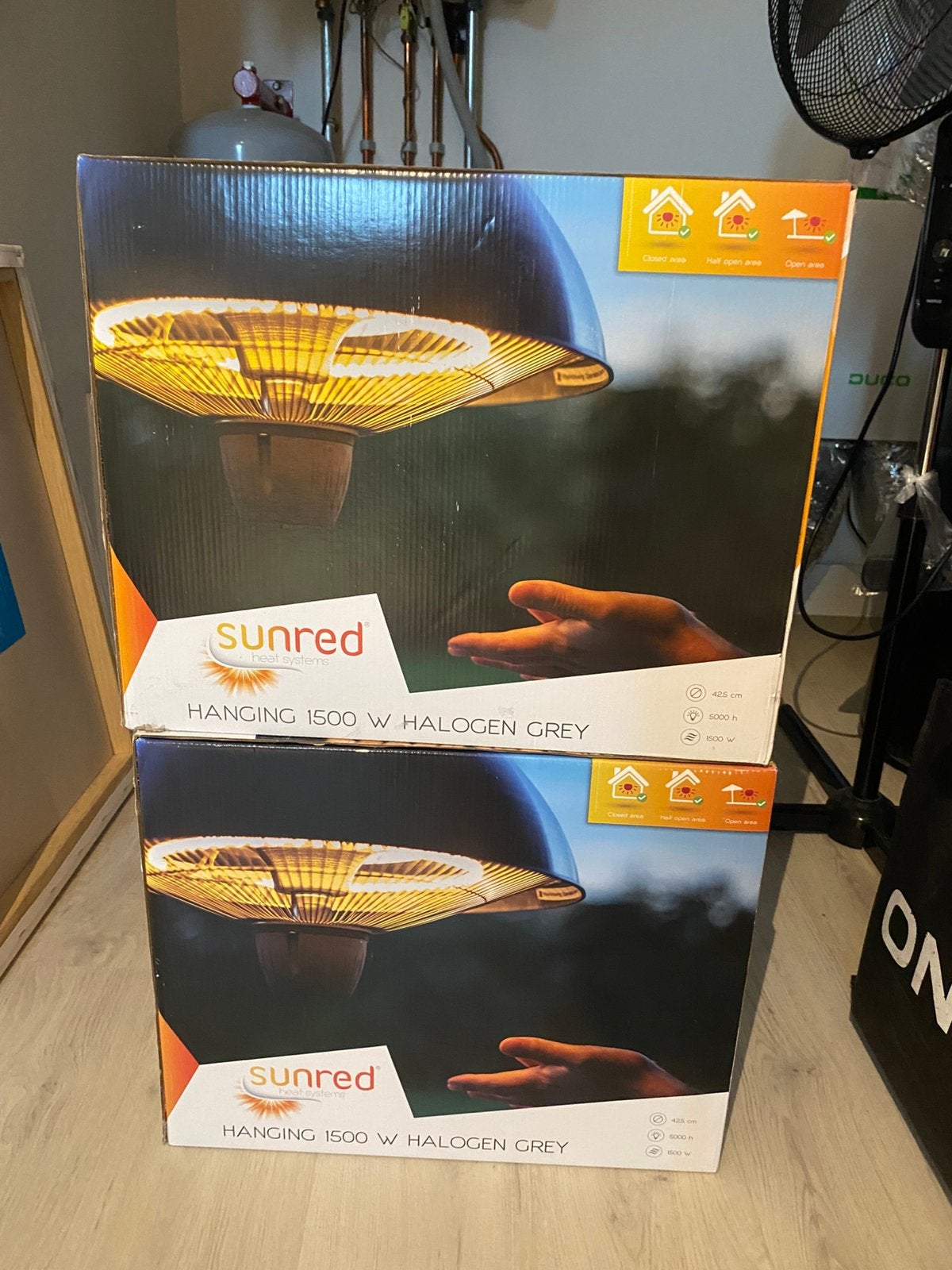 2 Hangende Heaters Sunred, Ophalen, Zo goed als nieuw